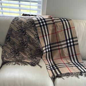 Burberry 100% cashmere double sided scarf